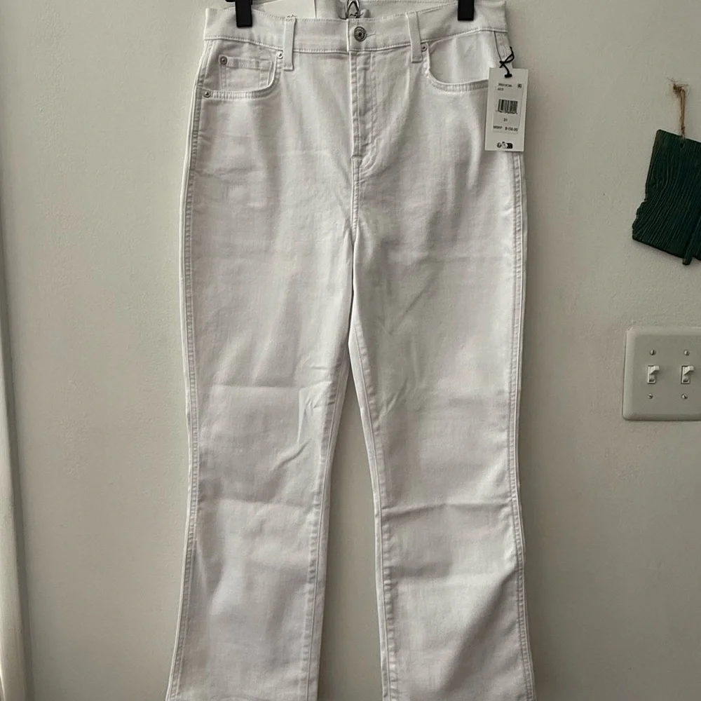 7 For All Mankind High Waist Slim Kick Women's Cropped White Jeans NWT size 31